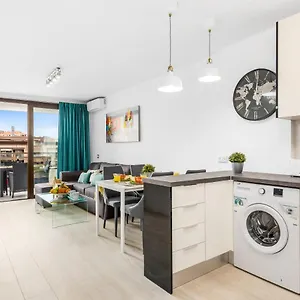 modern-2-bedroomed-apartment-los-cristianos-center.in-canary-islands.com/